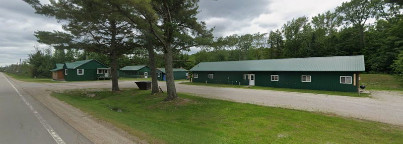 Evergreen Tavern and Cabins - Green Haven Lodge